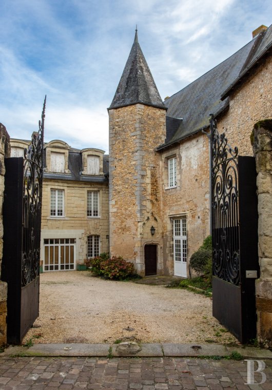 Au nord des Deux-Sèvres, dans le centre historique de Thouars, un hôtel particulier du 16e siècle - photo  n°49